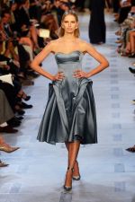 at NY fashion week on 10th Sept 2012 (21).JPG